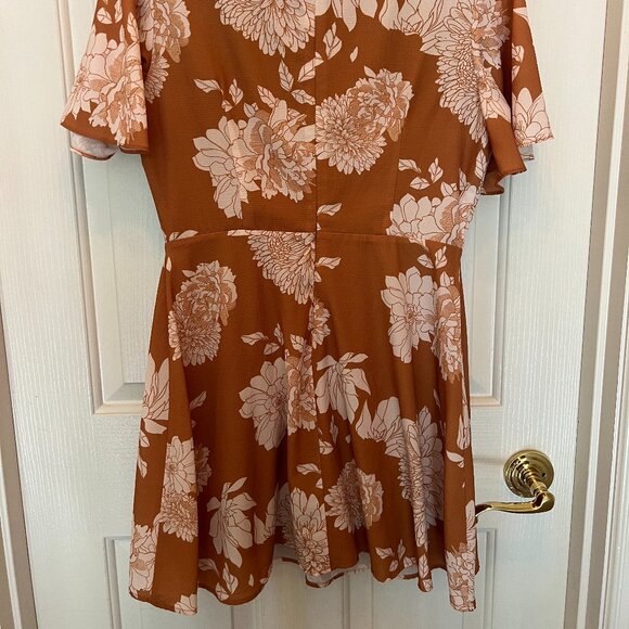 Deep Orange/Yellow S/S Flowy Dress - Picture 2 of 4